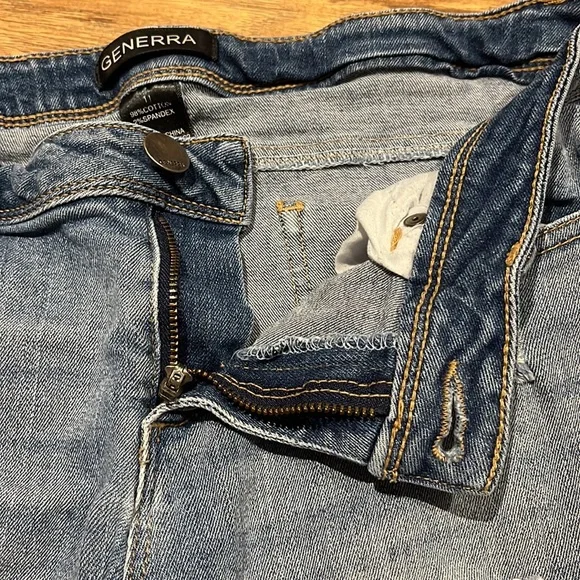 GENERRA denim distressed Jean shorts - Picture 6 of 10